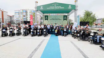 Konya’da 80 engelli bireyin hayatını değiştirecek destek! Araçlar teslim edildi