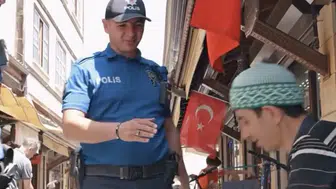 Konya polisi Bedesten’de! Gönüllere dokunuyor