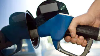 Benzine ve motorine bu akşam zam geliyor!