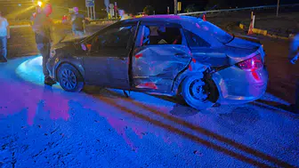 Konya kara yolunda iki otomobil hurdaya döndü! 4 yaralı