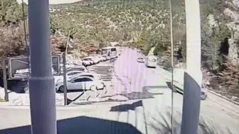 Konya'da minibüsle otomobil çarpıştı: 1 ölü, 1 yaralı