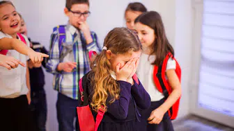 Konya'da uzmandan uyarı: "Akran zorbalığının kökü evde mi?"