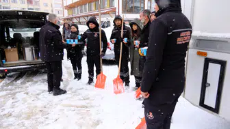 Akşehir’de gece gündüz çalışan ekiplere sıcak jest