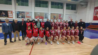 Arena Basketbol şampiyonluğa yürüyor