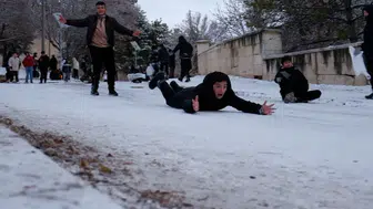 Kar tatilini fırsata çevirdiler: Çocuklar Karaman Kalesi’nde kaydı