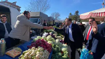 Konya’da siyasiler pazar esnafının sıkıntılarını dinledi