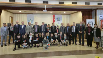 Konya'da öğrenciler zekâlarını yarıştırdı, ödüller sahiplerini buldu