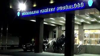 Son dakika-Emniyet Müdürlüğü önüne patlayıcı atıldı! Can kaybı var mı?