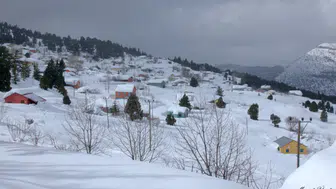 Burası İsviçre değil Konya! Kar 1 metreyi aştı
