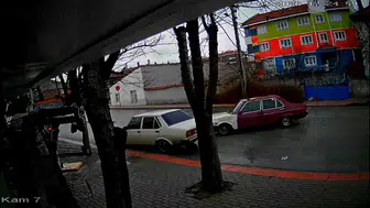 Karaman’da alkollü şüpheli aracıyla çarpıp kaçtı, o anlar kamerada