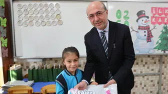 Selçuklu’da karne sevinci: Başkan Pekyatırmacı öğrencilerin heyecanına ortak oldu