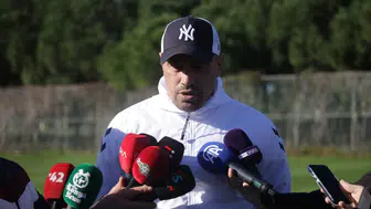 Konyaspor'da Çağdaş Atan, transfer etmek istediği isimle sosyal medya üzerinden görüştü