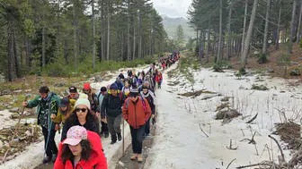 Konya'da 422 doğa sever kar yürüyüşünde bir araya geldi