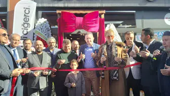 Konya’da 22 yıllık köklü lezzet durağının açılışını Nuri Alço yaptı