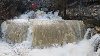 Konya’da yıllardır kuru olan nehir yeniden akmaya başladı