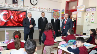 Vali Akın Konya'da öğrencilerle buluştu, eğitim çalışmaları masaya yatırıldı!