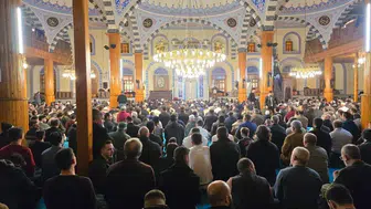 Konyalılar camilere akın etti! Başkan Altay o camiye gitti