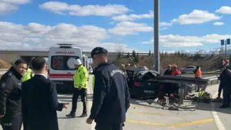 Konya’da iftara saatler kala feci kaza! Anne-baba öldü, çocuk yaralı