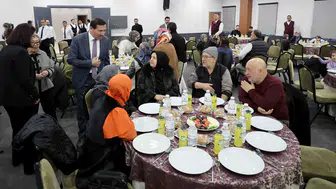 Konya’da anlamlı iftar: Alzheimer hastaları ve aileleri aynı sofrada