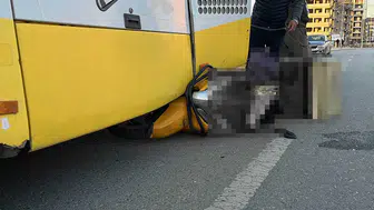 Konya’da trafik kazası! Otobüse çarpan kurye yaralandı