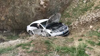 Konya’da kontrolden çıkan otomobil şarampole uçtu