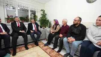 2 bakandan Konya'da öğretmen Fatma Nur Çelik'in ailesine taziye ziyareti