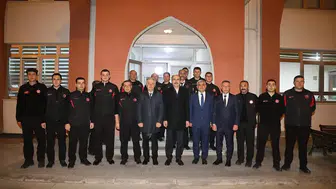 Altay, Ramazan akşamında çalışanlarla bir araya geldi