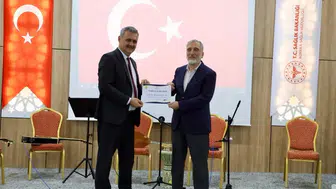 Konya’da 35 yıl vatandaşlara hizmet eden doktorlar ödüllendirildi