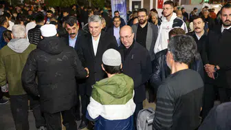 Selçuklu’da Kadir Gecesi yoğunluğu! Pekyatırmacı vatandaşlarla buluştu