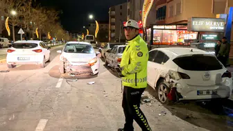 Aksaray’da alkollü sürücü dehşeti! 4 araç hasar gördü