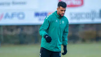 Konyasporlu stoperden sevindiren haber geldi