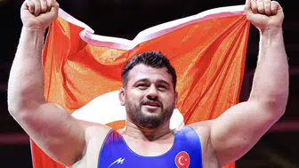 Rıza Kayaalp tarihe geçti! Şampiyon durdurulamıyor