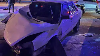 Yaralı var! Konya’da kontrolden çıkan araç karşı şeride daldı