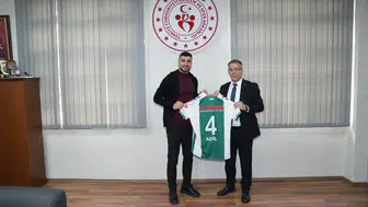 Konyasporlu futbolcu Adil Demirbağ o ismi ziyaret etti