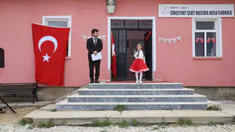 Konya'da 1 öğretmen 1 öğrencili okulda 23 Nisan kutlaması