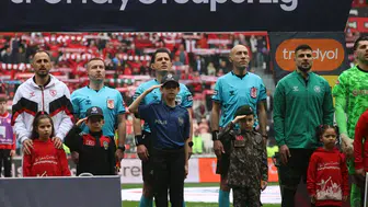 Konyaspor’da İlhan Palut ile Halil Umut Meler maç sonrası penaltıyı konuştu