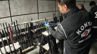 Konya’da dev operasyon! Çok sayıda silah ele geçirildi