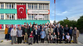 Konya’nın köklü eğitim kurumunda mezunlar yıllar sonra buluştu