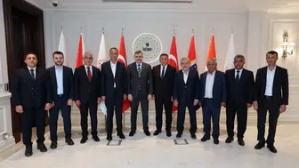 Konyalı Bakanı ziyaret ettiler! O etkinliğe davet ettiler