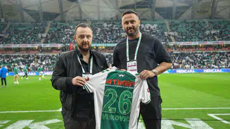 Konyaspor, efsane oyuncusunu onurlandırdı