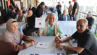 Konya’da huzurevinde ulu çınarlar gençlere taş çıkardı