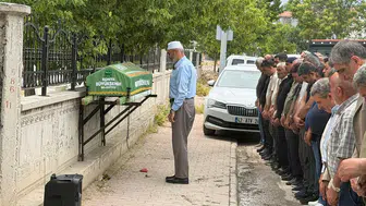 Konya'da boşanma aşamasındaki eşi tarafından öldürülen kadın toprağa verildi