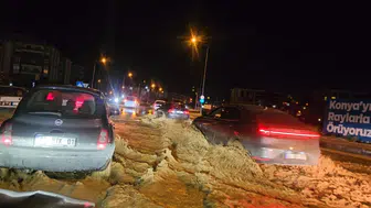 Konya’da sel felaketi! Kelebekler Vadisi çevresindeki caddeleri su bastı