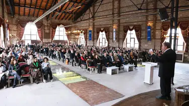 Üstün Dikmen Konya’da! Yoğun ilgi ile karşılaştı