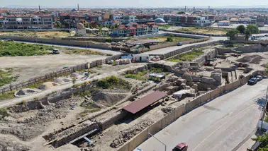 Konya'nın binlerce yıllık hazineleri gün yüzüne çıkıyor! Üç noktada çalışmalar sürüyor