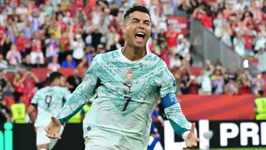 Ronaldo rekor kırdı, Portekiz turladı