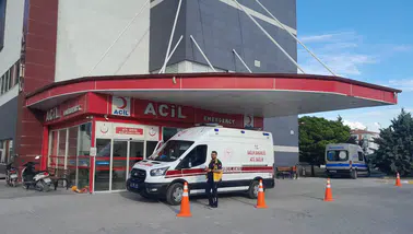 Konya'da korkutan kaza! Kamyon ile minibüs çarpıştı, 4 yaralı