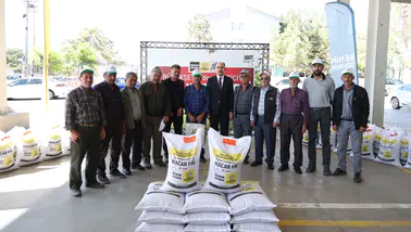 Konya Büyükşehir’den çiftçiye dev destek: 138 bin fide ve fidan dağıtıldı