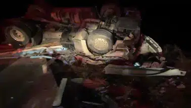 Aksaray – Konya yolunda feci kaza: Yük taşıyan tır devrildi, sürücü öldü