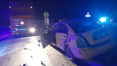 Konya'da TIR ile ticari taksi çarpıştı!